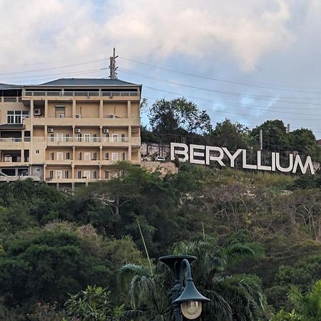 Mobay Las Palmas Montego Bay Exterior foto