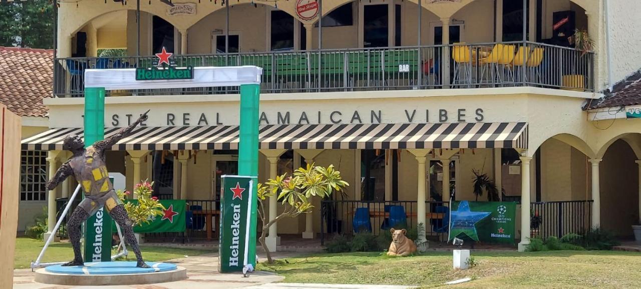 Mobay Las Palmas Montego Bay Exterior foto