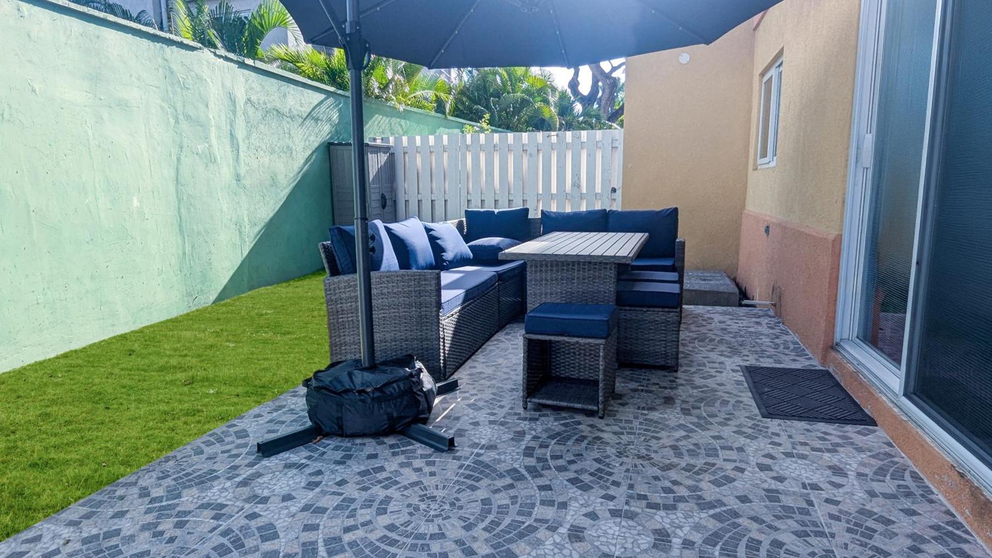 Mobay Las Palmas Montego Bay Exterior foto