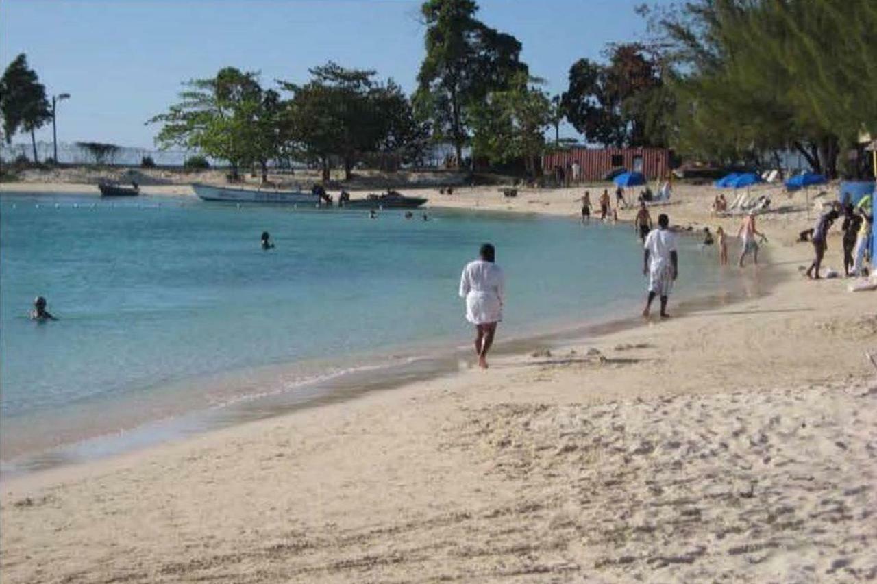 Mobay Las Palmas Montego Bay Exterior foto